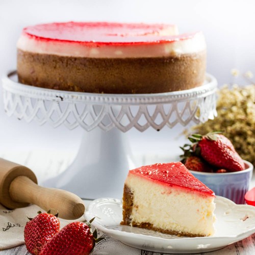 cat-the-fiddle-queen-of-hearts-strawberry-cheesecake-whole-and-slice-2-500x500