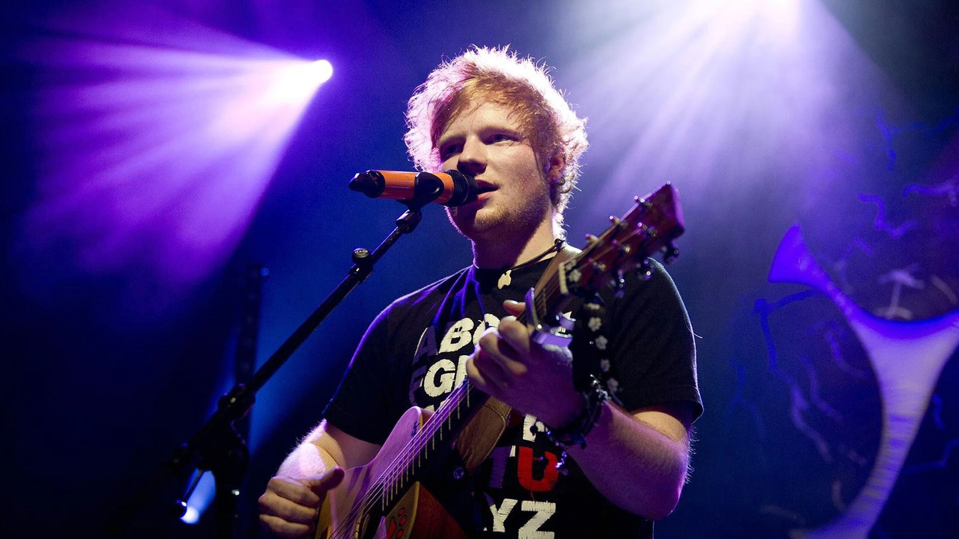 Ed Sheeran Will Be Performing A Concert In Kuala Lumpur Malaysia At The End Of 2017 - ed sheeran shape of you roblox id