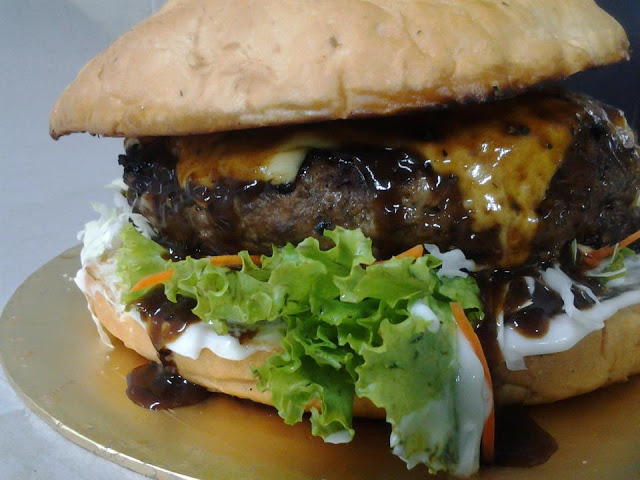 Gerai Yazid Burger Jumbo 3kg Burgers In Shah Alam Selangor