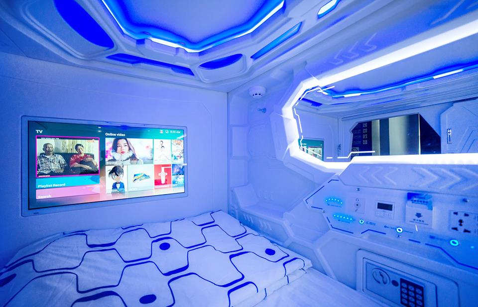 Riccarton Capsule Hotel: Space Pod Capsule Hotel In KL